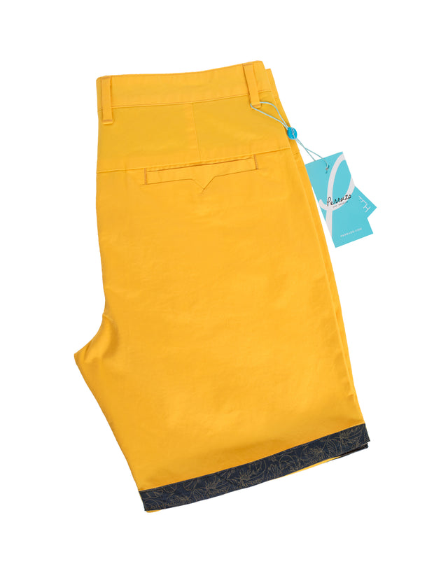 Chino Shorts, in Canary