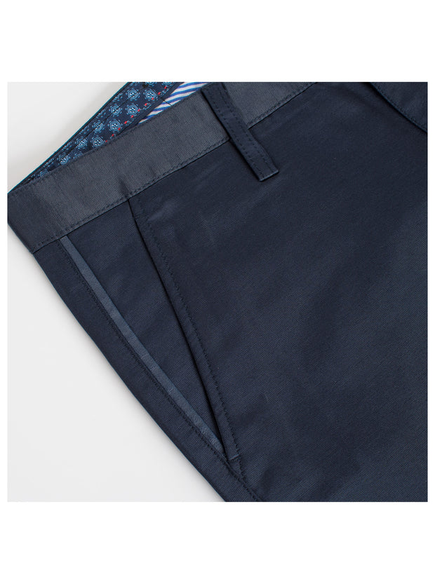 Skinny Pants with a sheen fabric in Navy